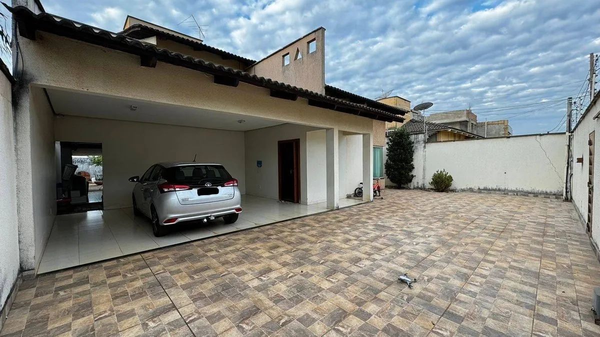 Casa 3/4 com 2 suítes - 175 m² na 407 sul (Arso 43) - Próximo a Antiga Pista do Aeroporto 