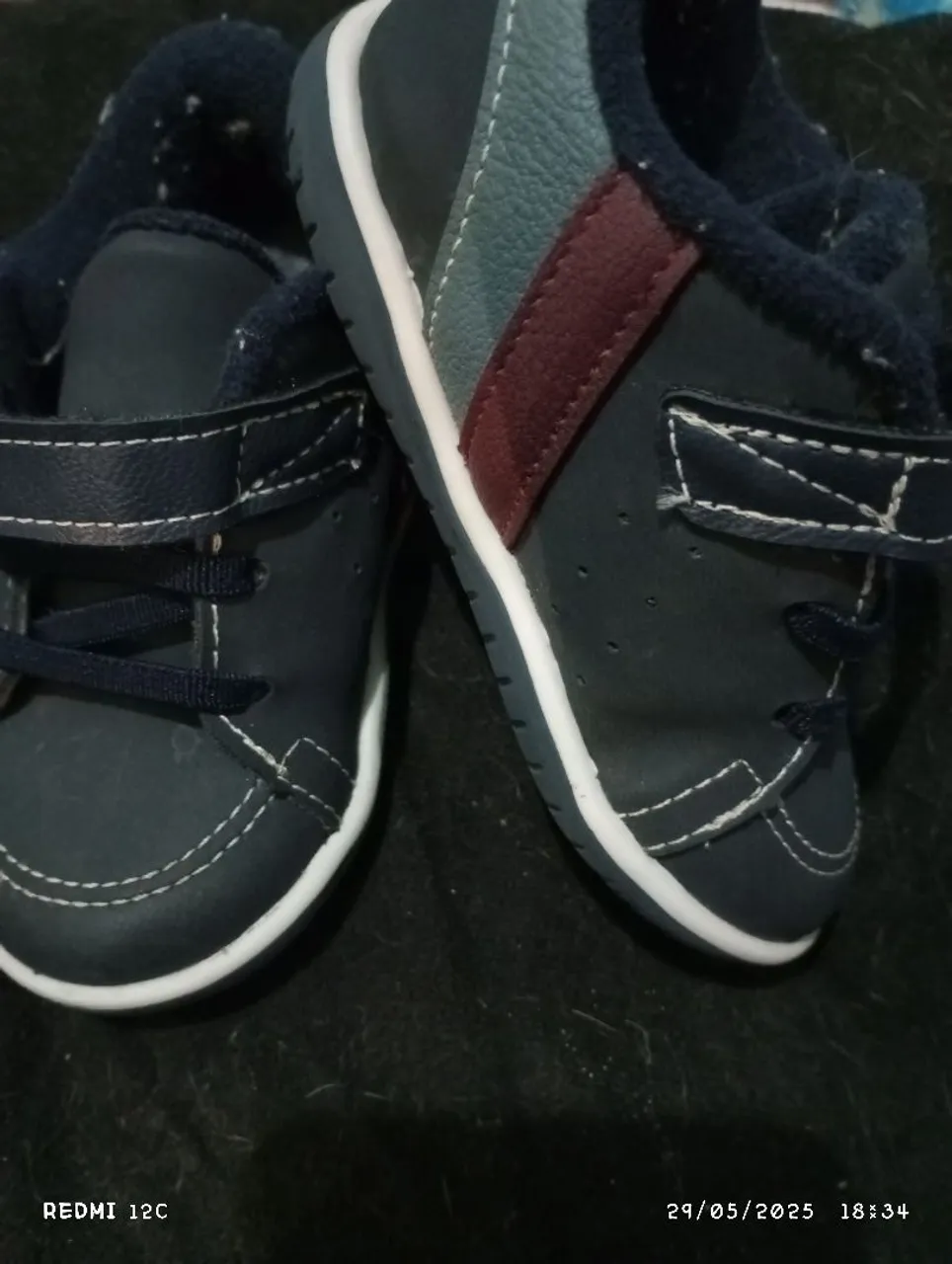 Tênis Infantil Azul com Detalhes Coloridos