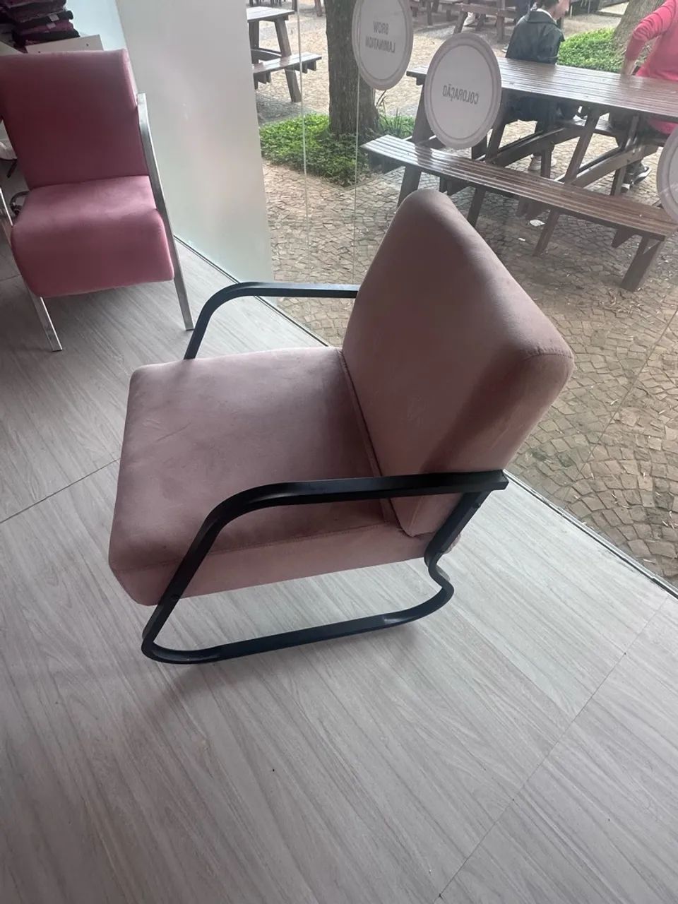 Poltrona rosa salmão  - Foto 3
