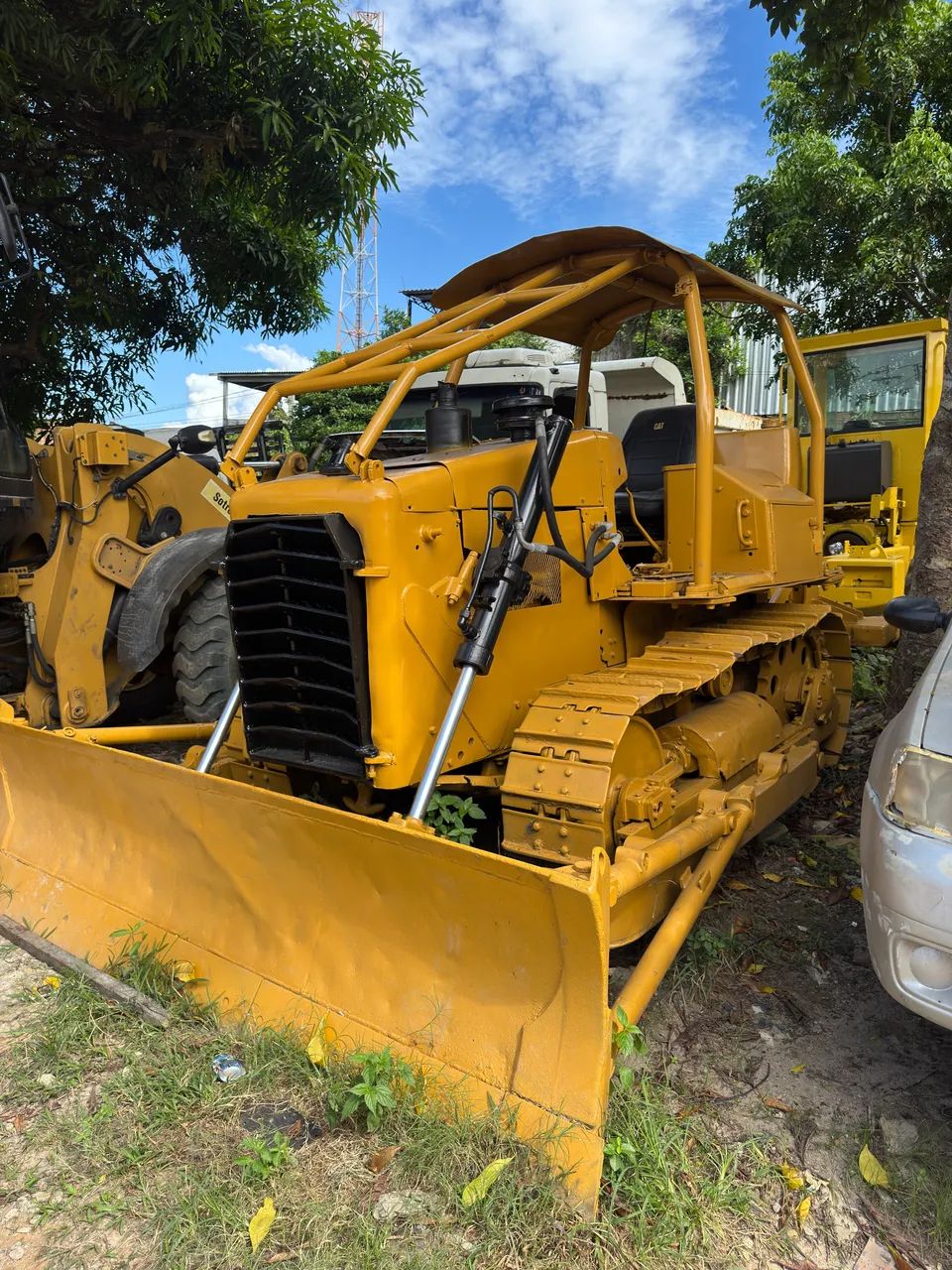 Trator de Esteira D4 - CAT