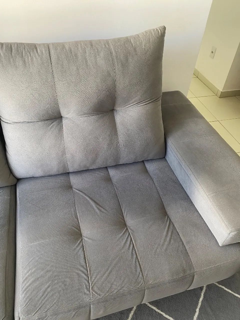 Sofá retrátil cinza  - Foto 4