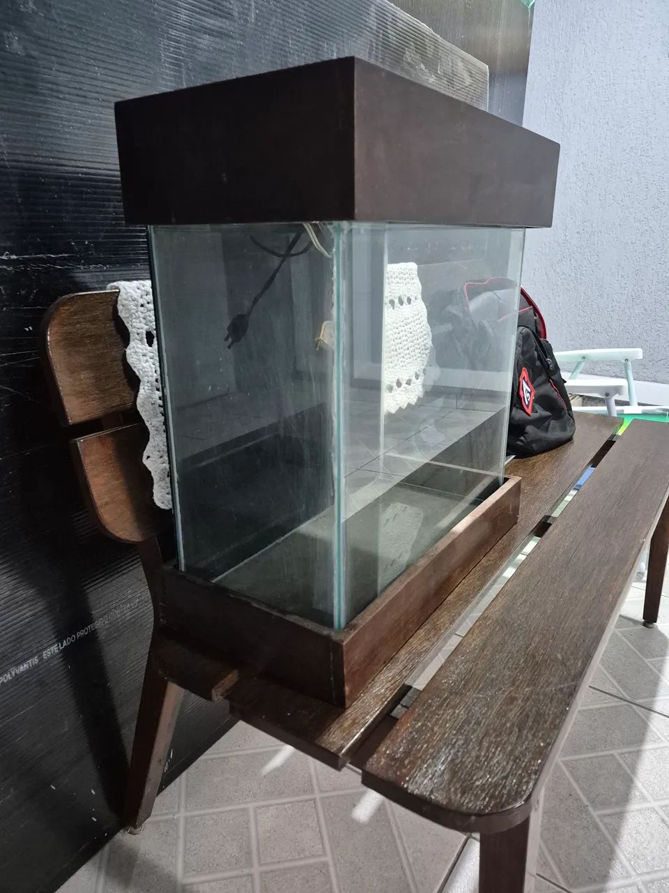 Aquário 40L com fundo e tampa em madeira - Foto 4
