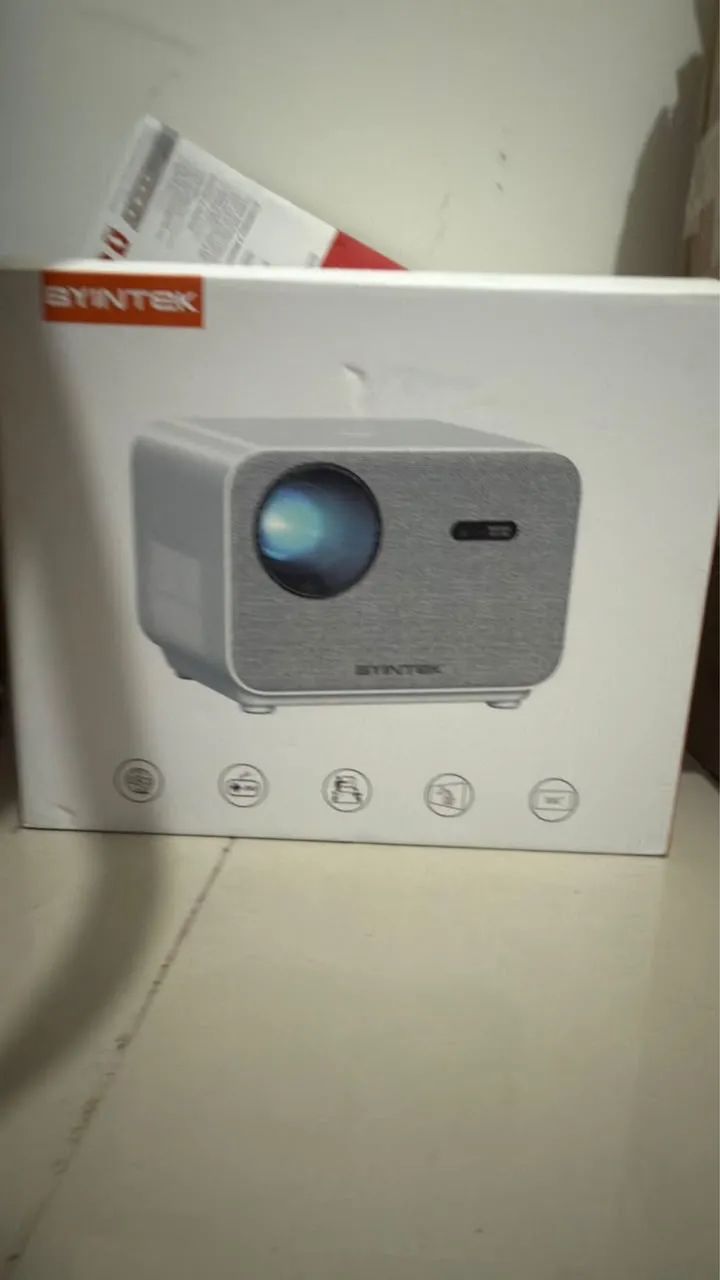 Projetor Inteligente Byintek U12 Full HD com Android e Wi-Fi