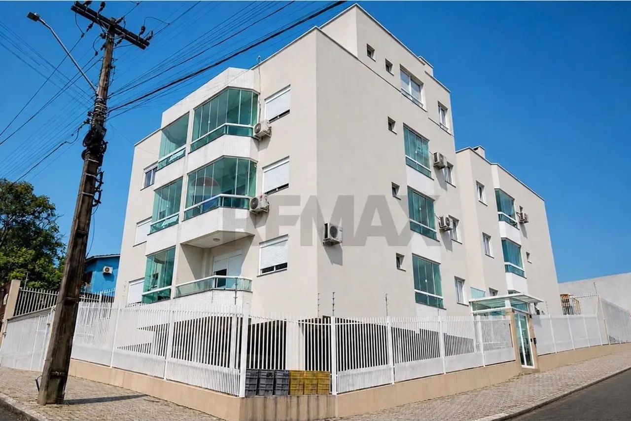 Apartamento Semi Mobiliado com Sacada e Churrasqueira