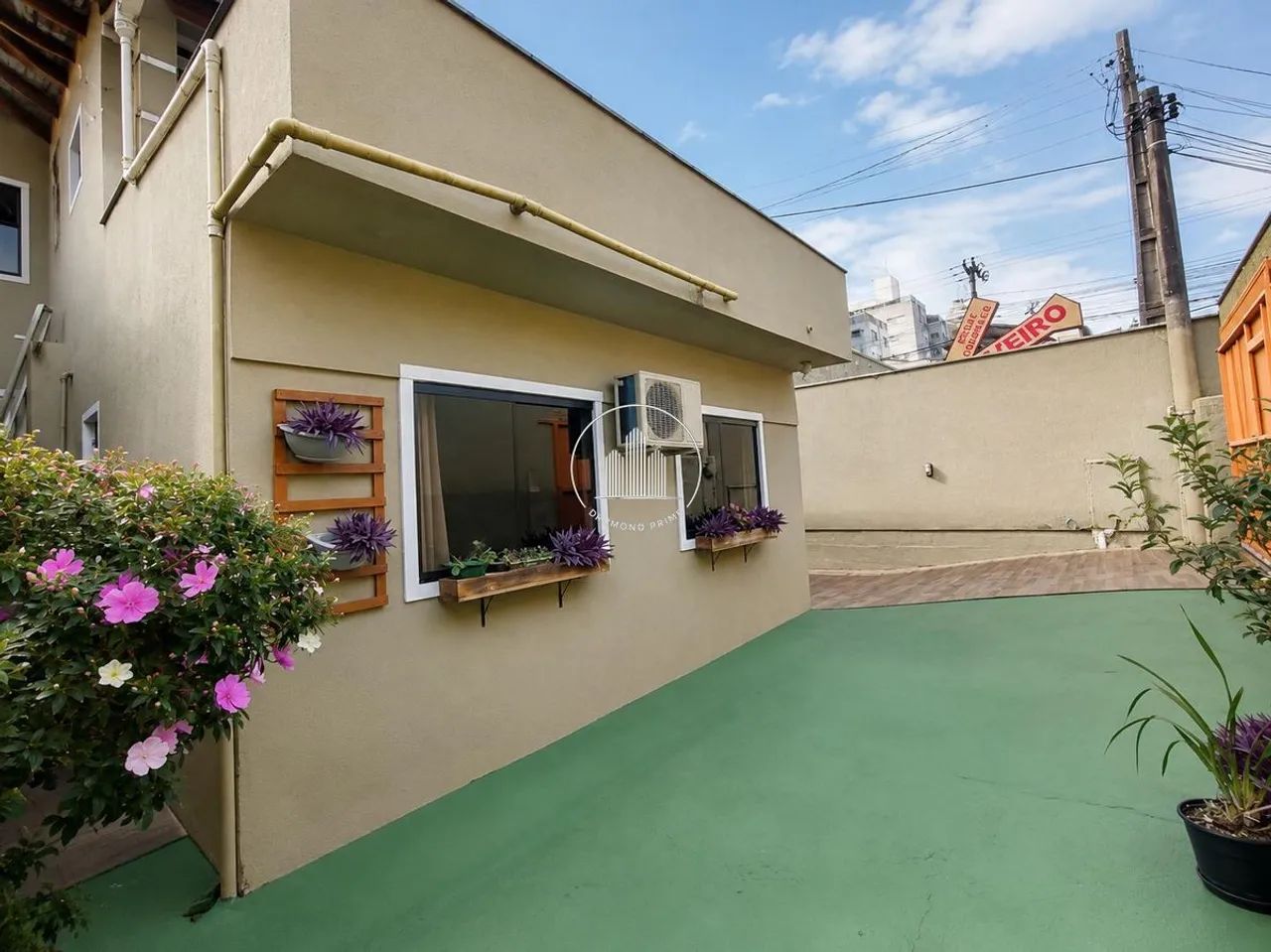 Casa comercial com 3 quartos e piscina - Foto 2