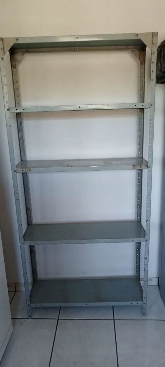 Estante de ferro 