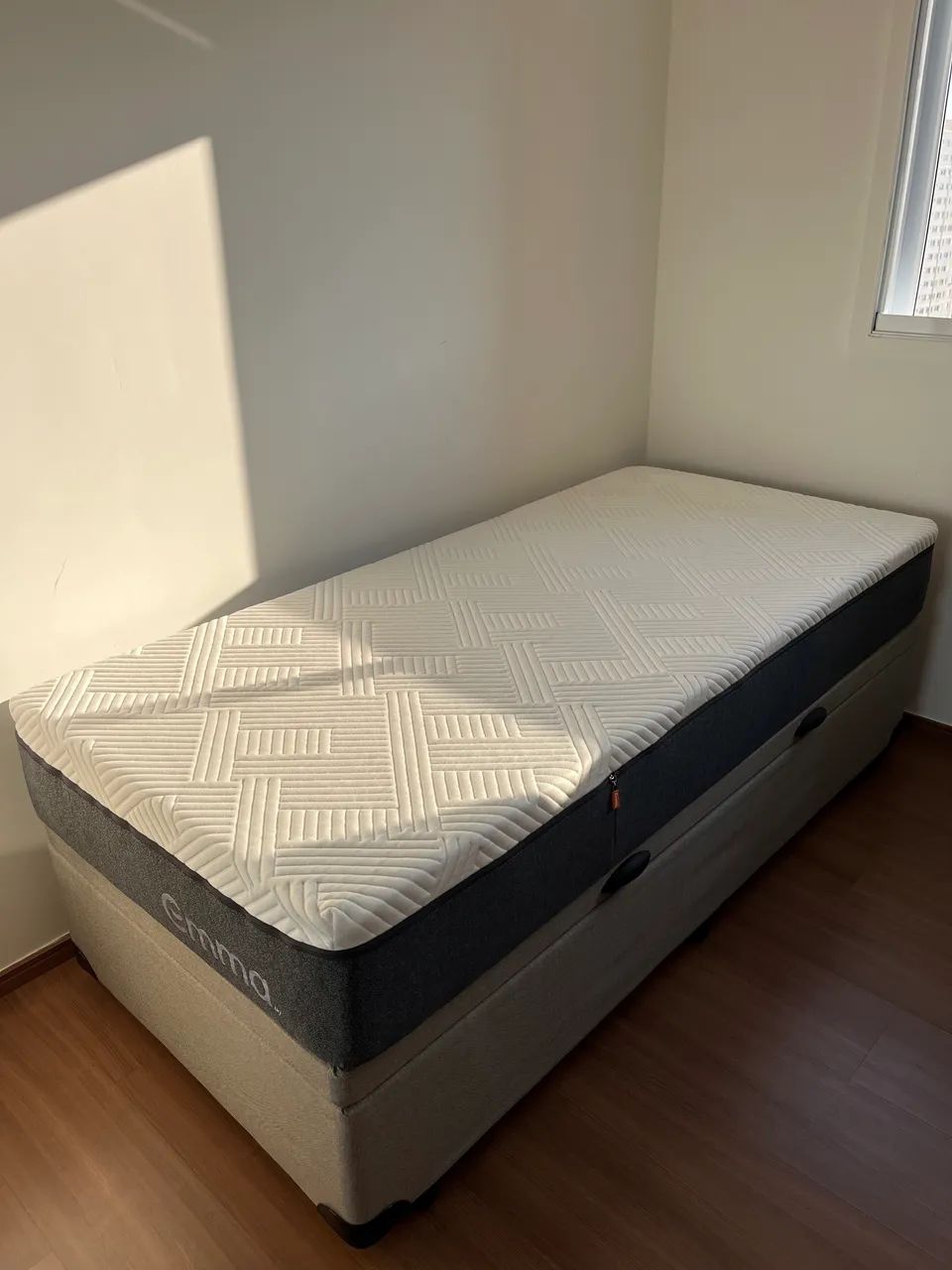 CAMA BAÚ SOLTEIRO + COLCHÃO EMMA (APENAS 2 MESES DE USO) - Foto 4