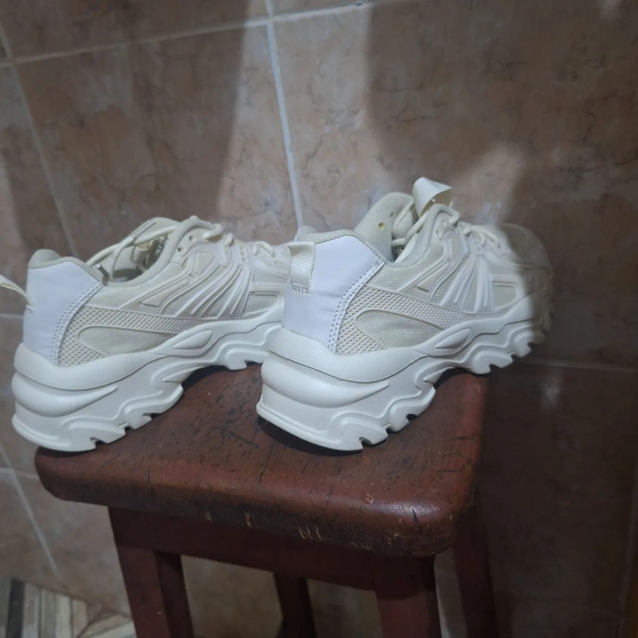 Tênis branco estiloso shein - Foto 5