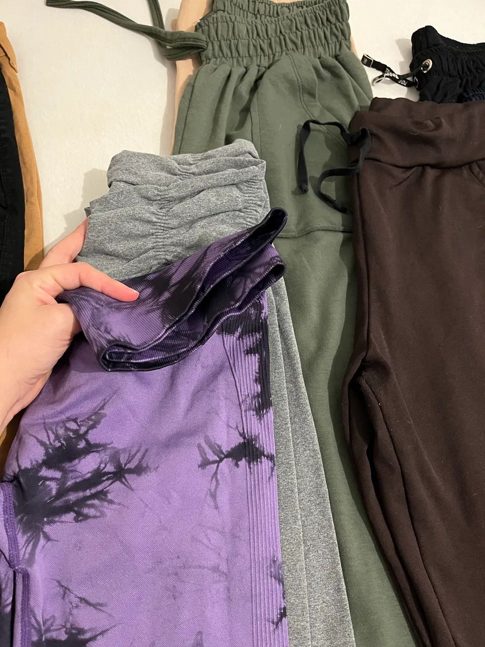 Calças (jeans, leggings e pantalonas)