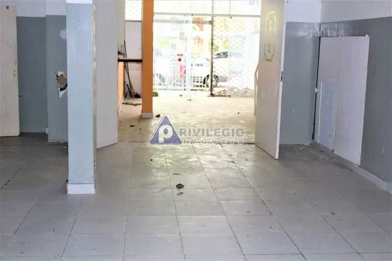 Prédio comercial no Humaitá composto de 3 andares !!!