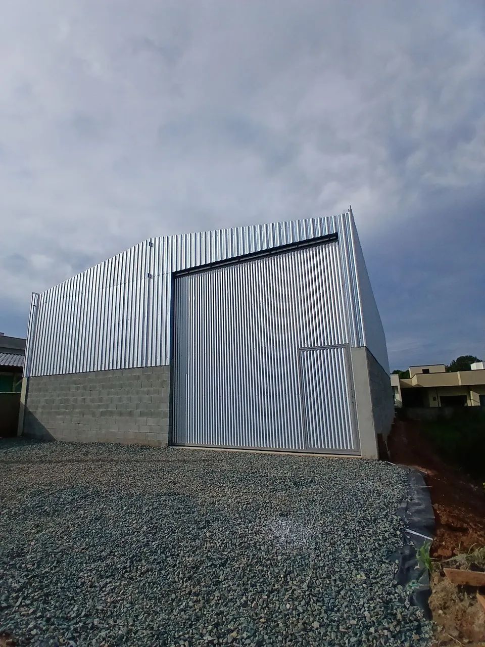 Alugo galpão 228m2