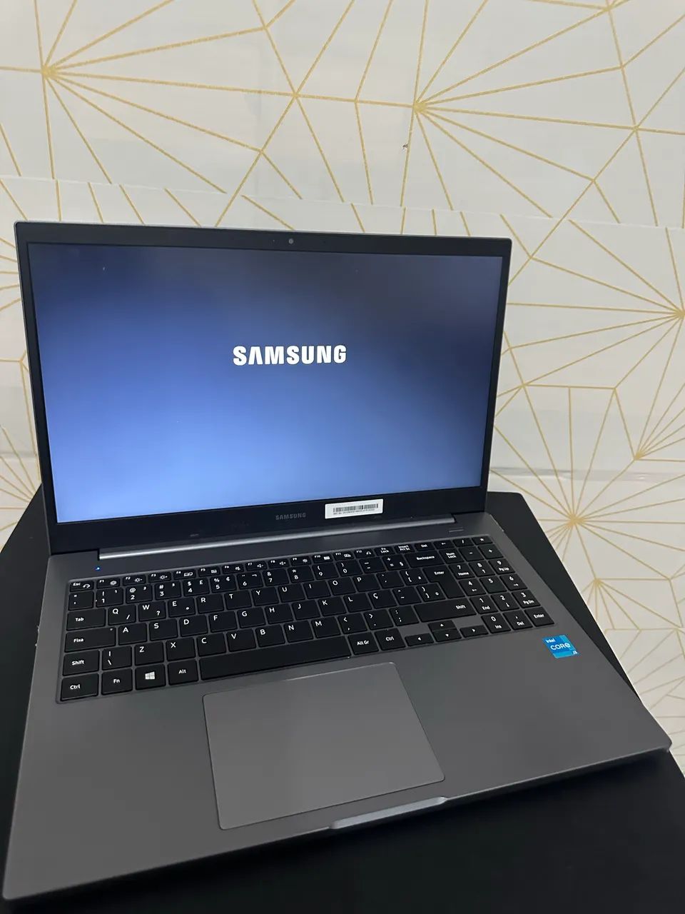 Notebook Samsung i3 com placa de vídeo  - Foto 4
