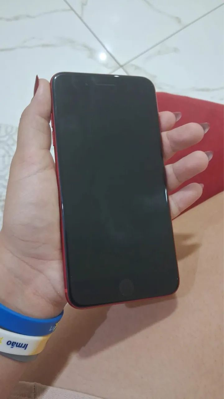 iPhone 8 - 64 gb - vermelho  - Foto 2