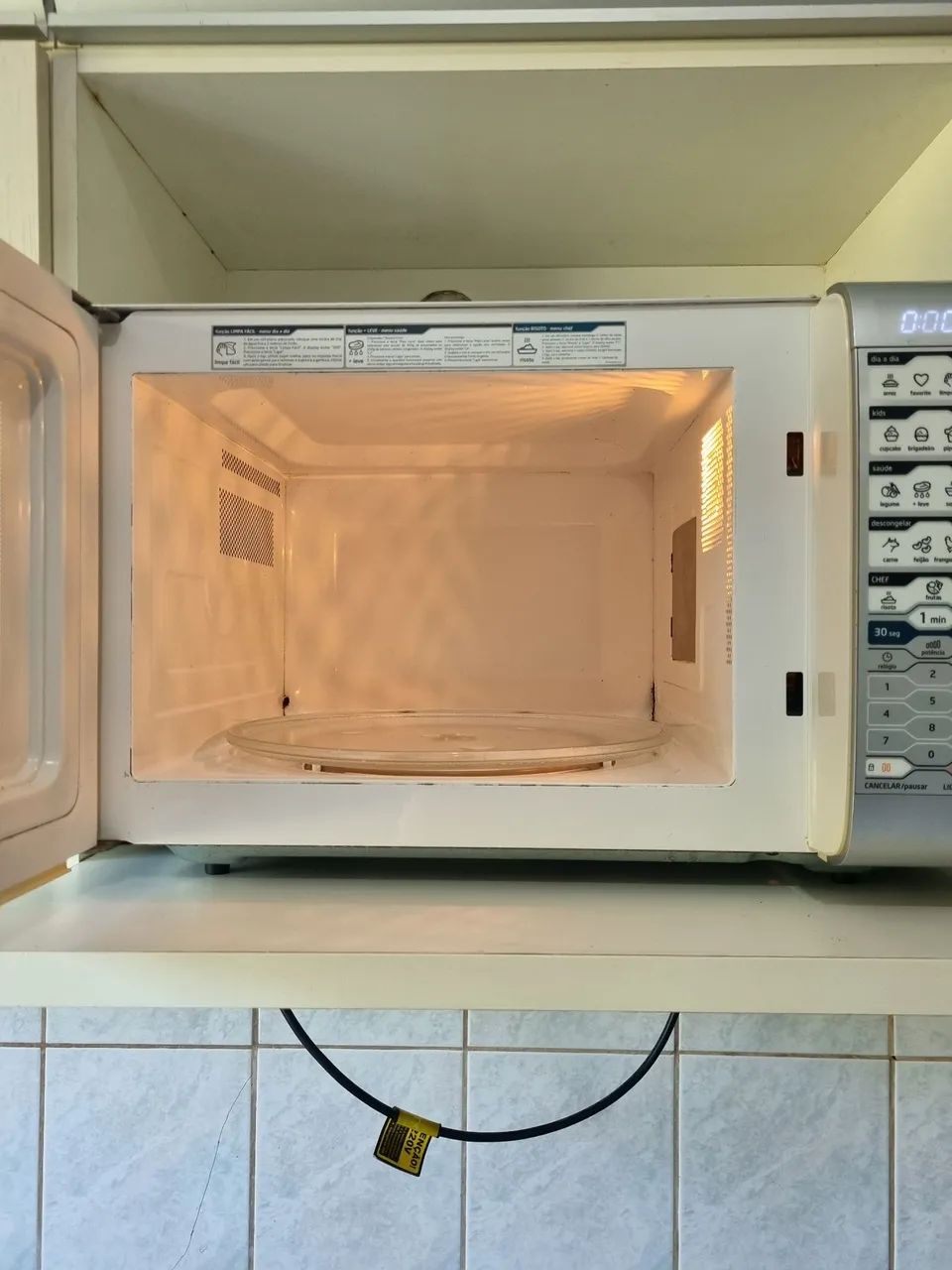 Micro ondas 30 da marca midea - Foto 2