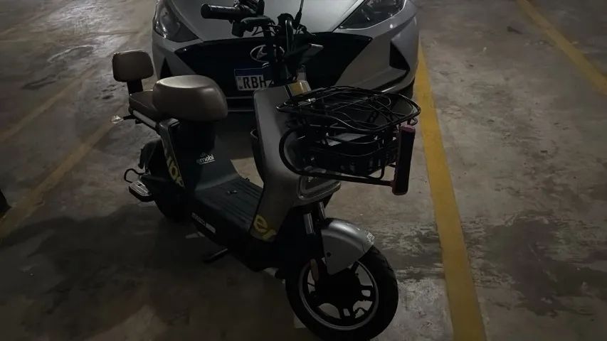 moto elétrica cor cinza  - Foto 4