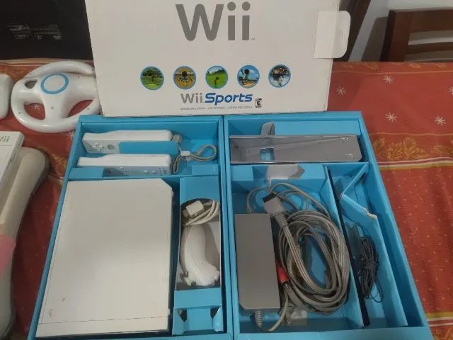 Nintendo WII completo e com vários acessórios bem conservado