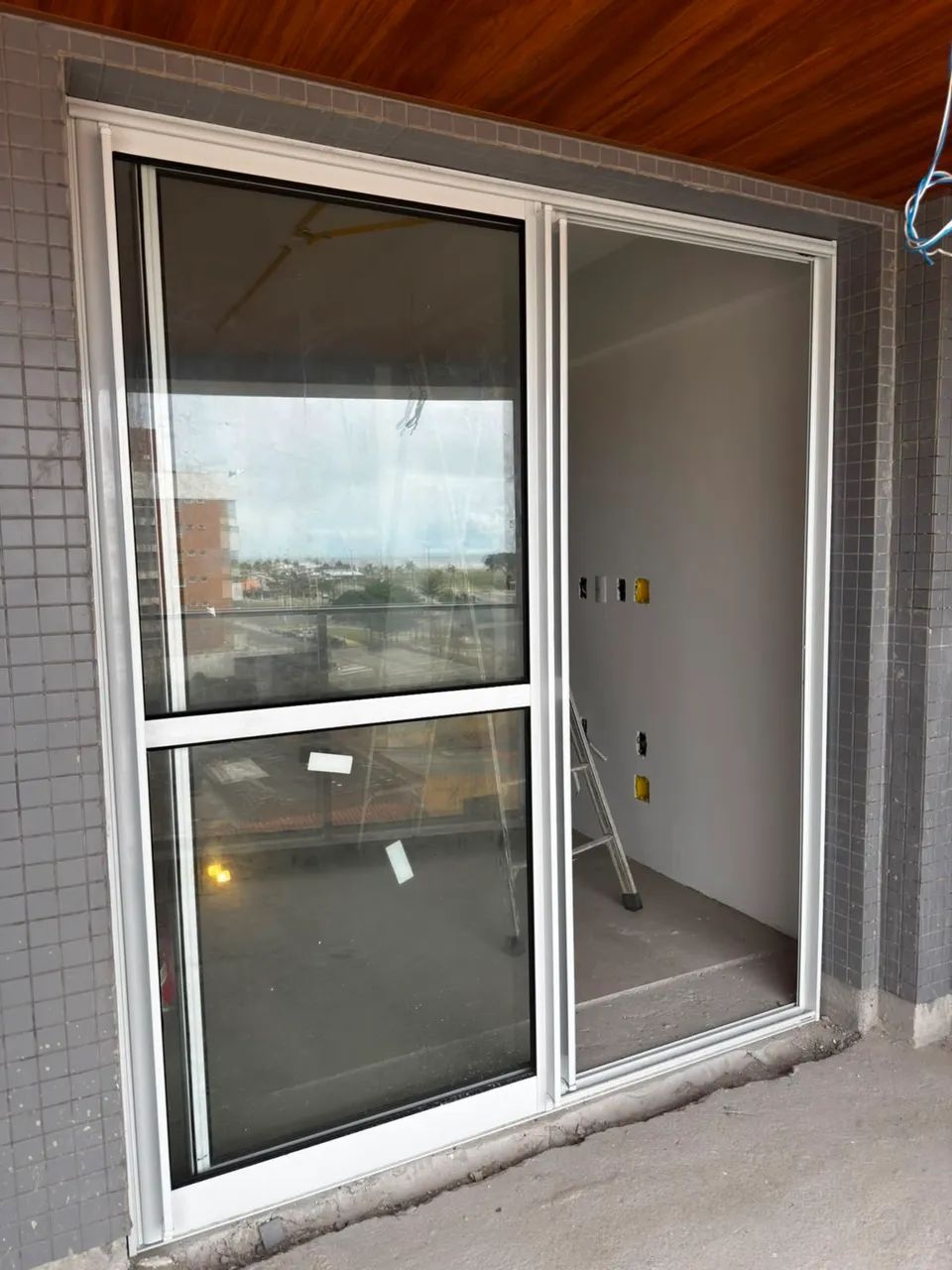 Vendo duas portas de alumínio  - Foto 2