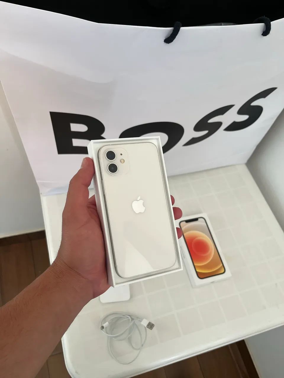 iPhone 12 64GB, todo original.
