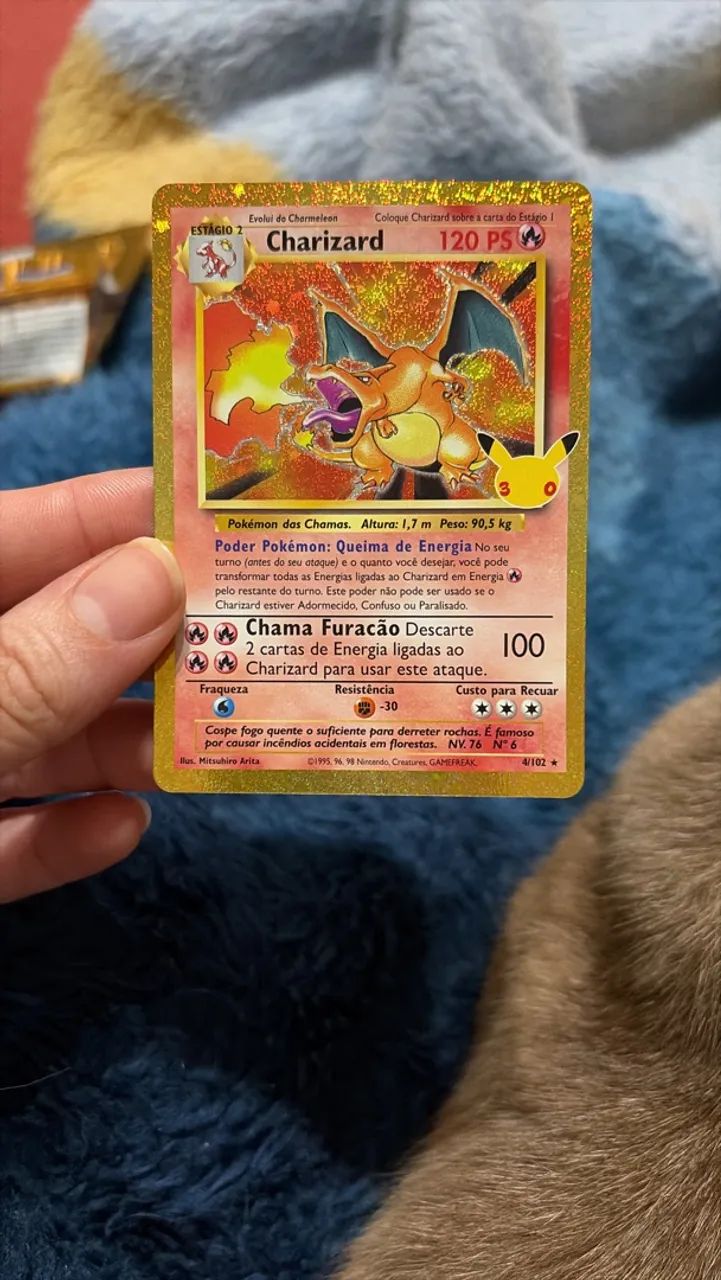 Charizard clássico 30 anos 
