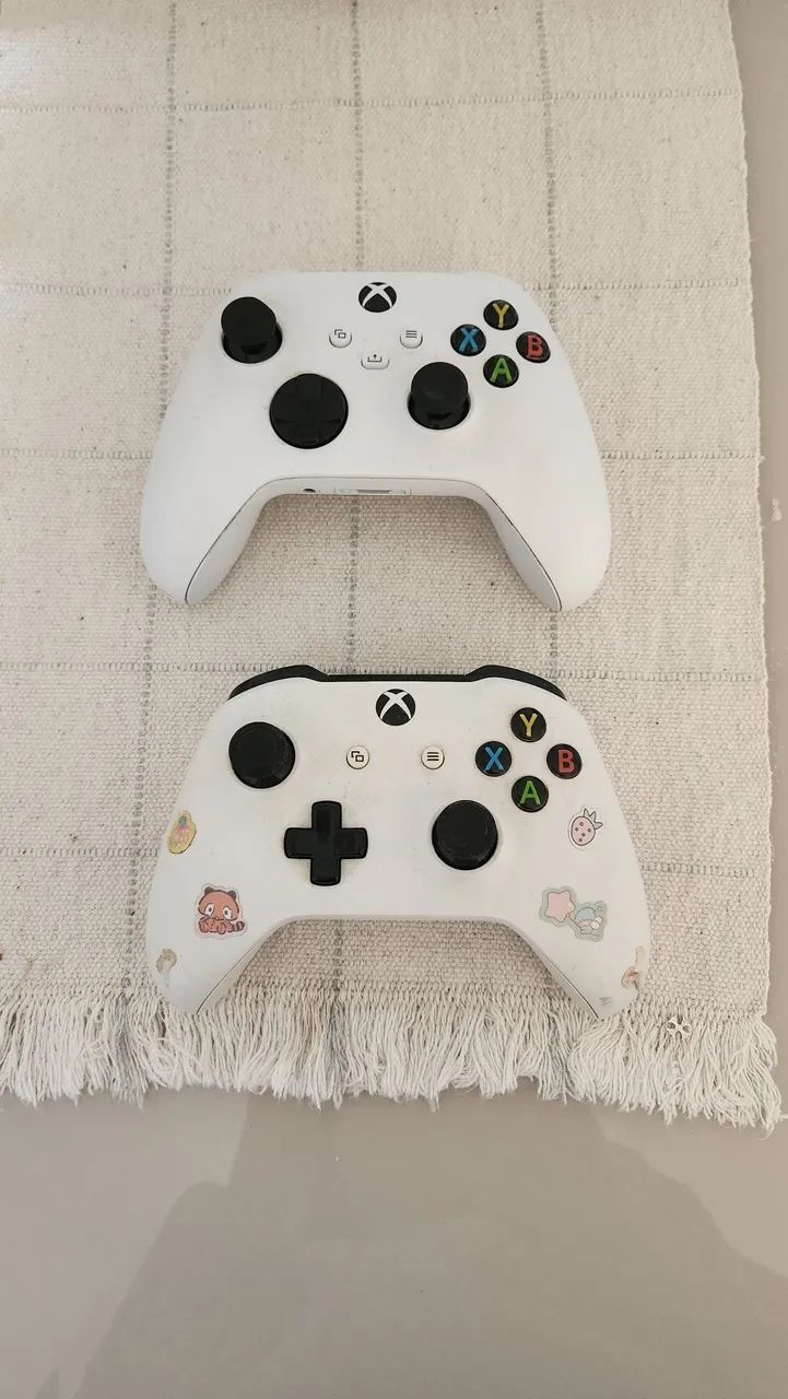 XBox One S 500gb com 2 controles - Foto 4