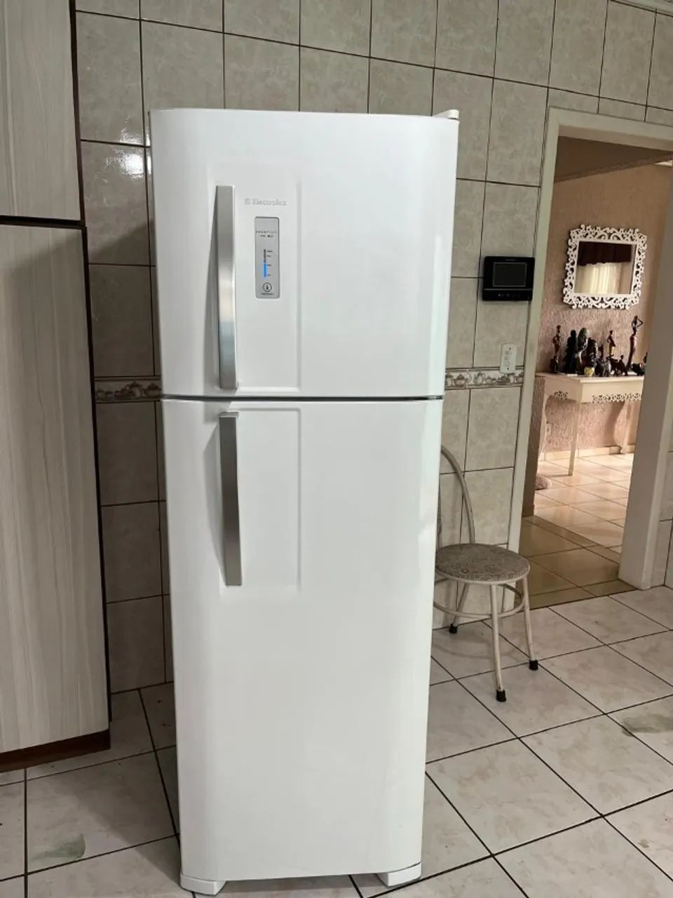 GELADEIRA SEMINOVA ELETROLUX 370 LITROS FROST FREE - Foto 2