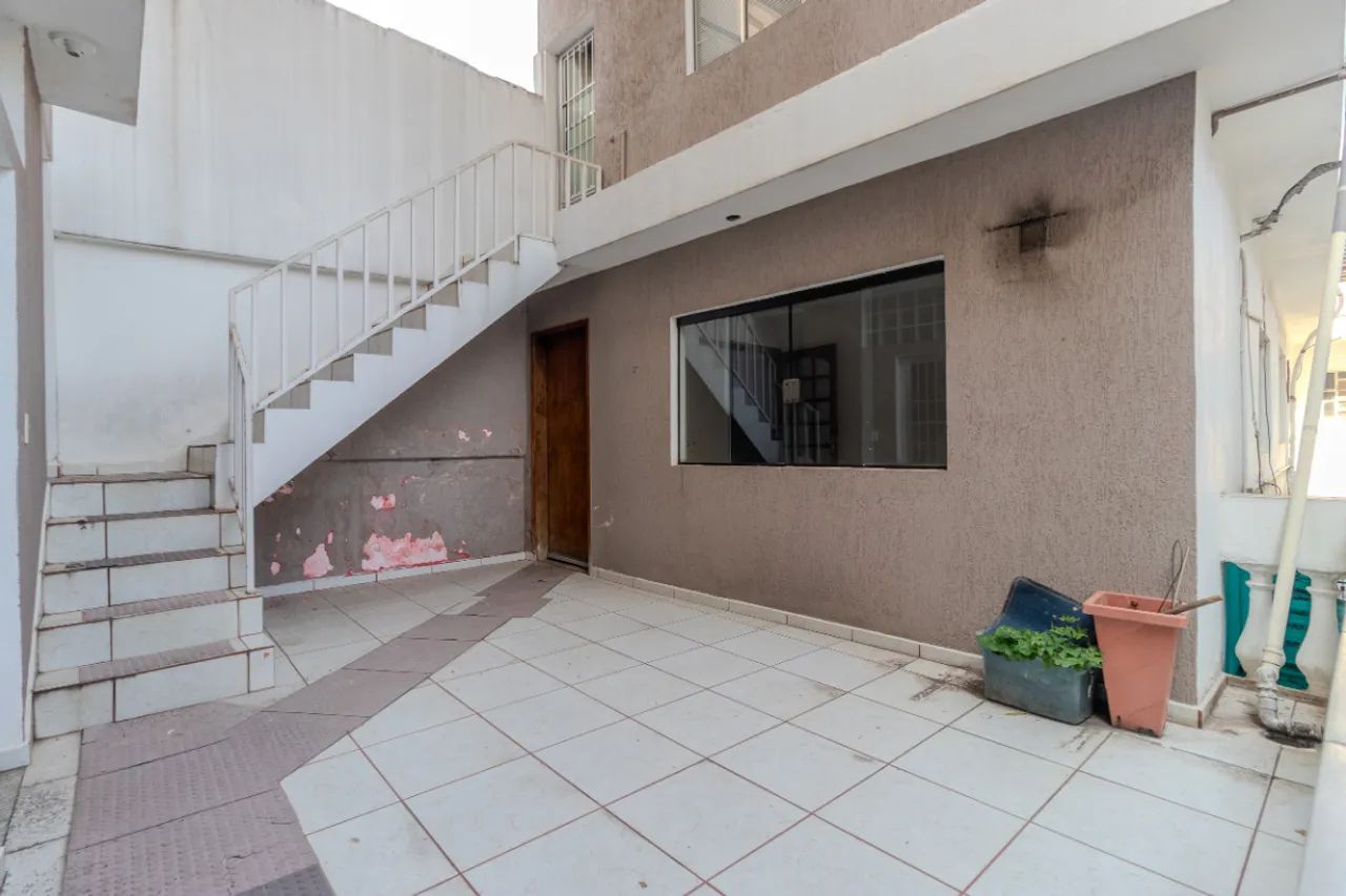 Casa para venda em Vila Ema com 7 quartos, sendo 1 suíte, 450m² - Foto 2