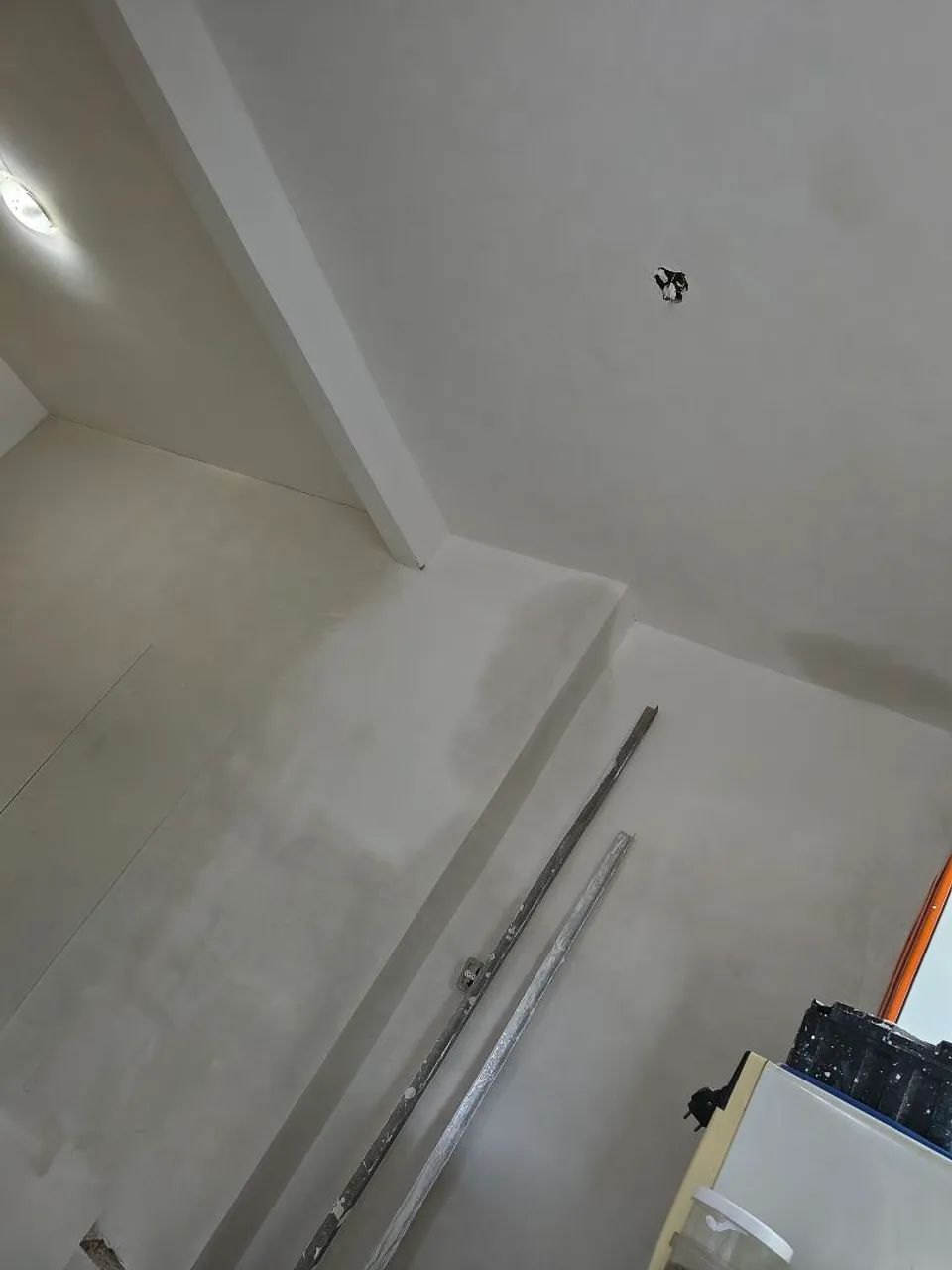Gesso liso e rebaixamento de teto. - Foto 2