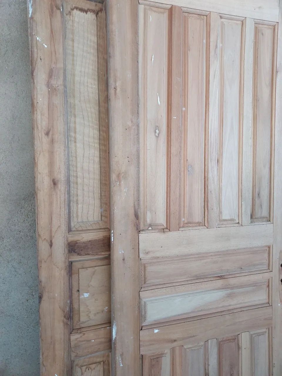 MIXED WOODEN DOOR WITH ANGELIM AND TAURI – SUPER SPECIAL PRICE (OPPORTUNITY)