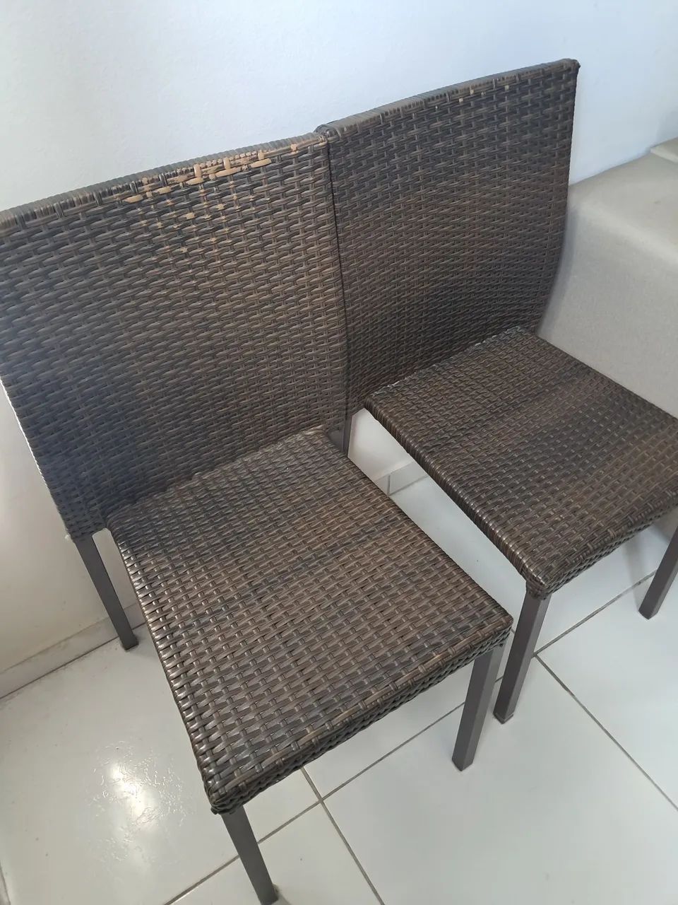 2 Cadeiras de Rattan - Foto 2