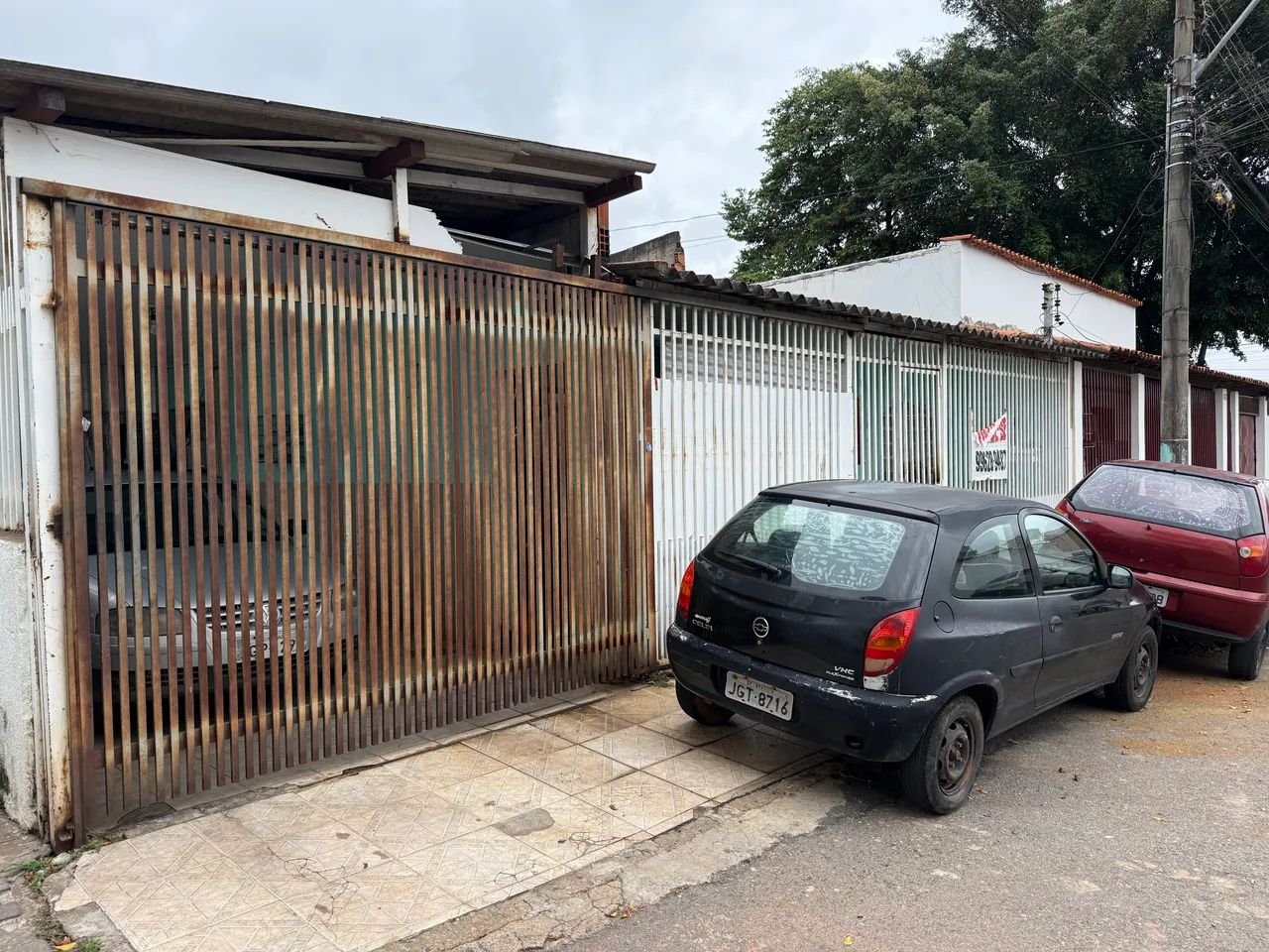 LOTE COMERCIAL DE ESQUINA VAZADO COM CASA 2 QUARTOS DUAS KITNET E UMA LOJA  - Foto 2