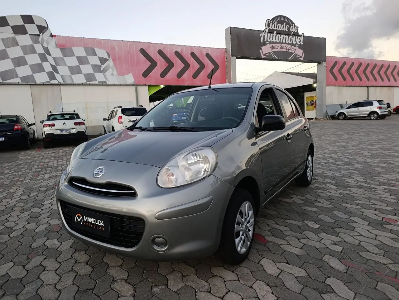 Nissan March 2013