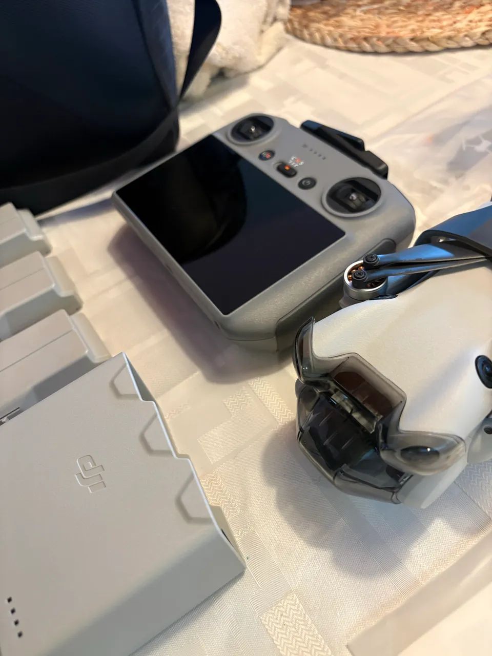 DJI Mini 4 Pro Fly More Combo Plus + DJI RC 2 - Foto 2