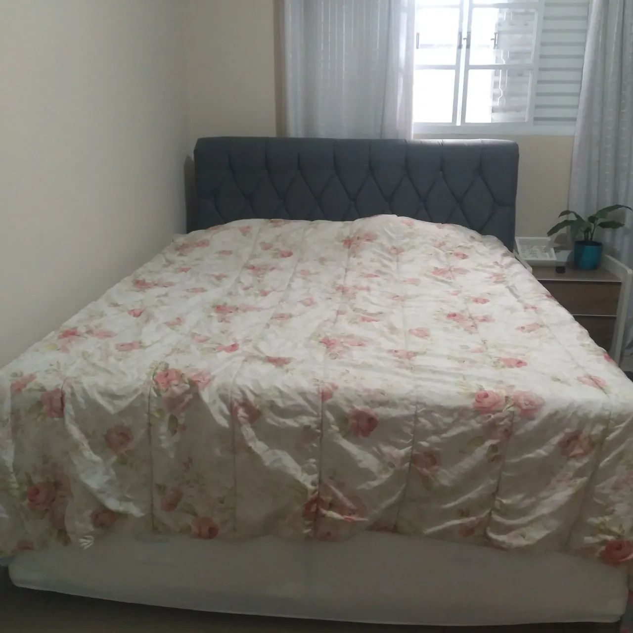 Cama Queen com cabeceira