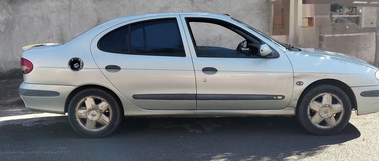 Renault Megane Megane Sedan RXE/Egeus 2.0 2001