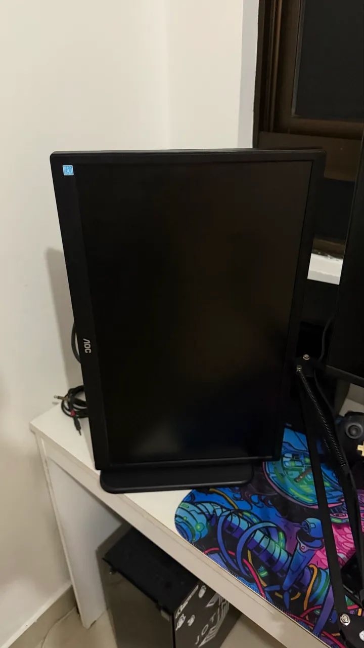 Monitor AOC semi novo