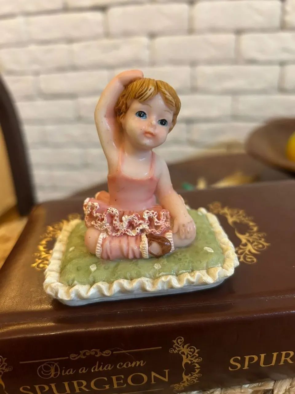 Esculturas de Par de Bailarinas em Resina - Foto 4