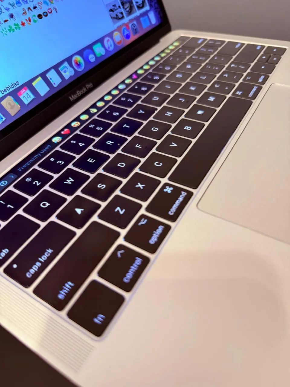 MacBook Pro 2017 TOUCHBAR 16Gb RAM + 256Gb SSD || SEM NENHUM