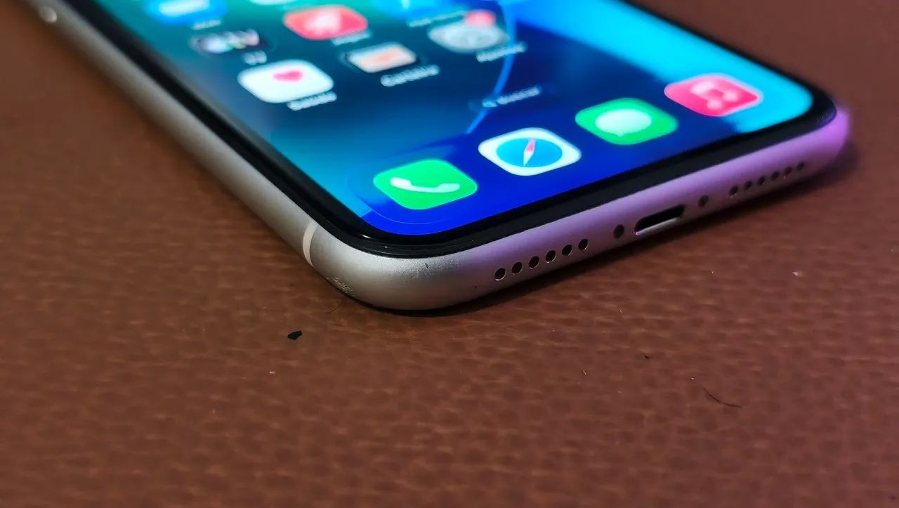 iPhone 11 Branco 64gb - Foto 2