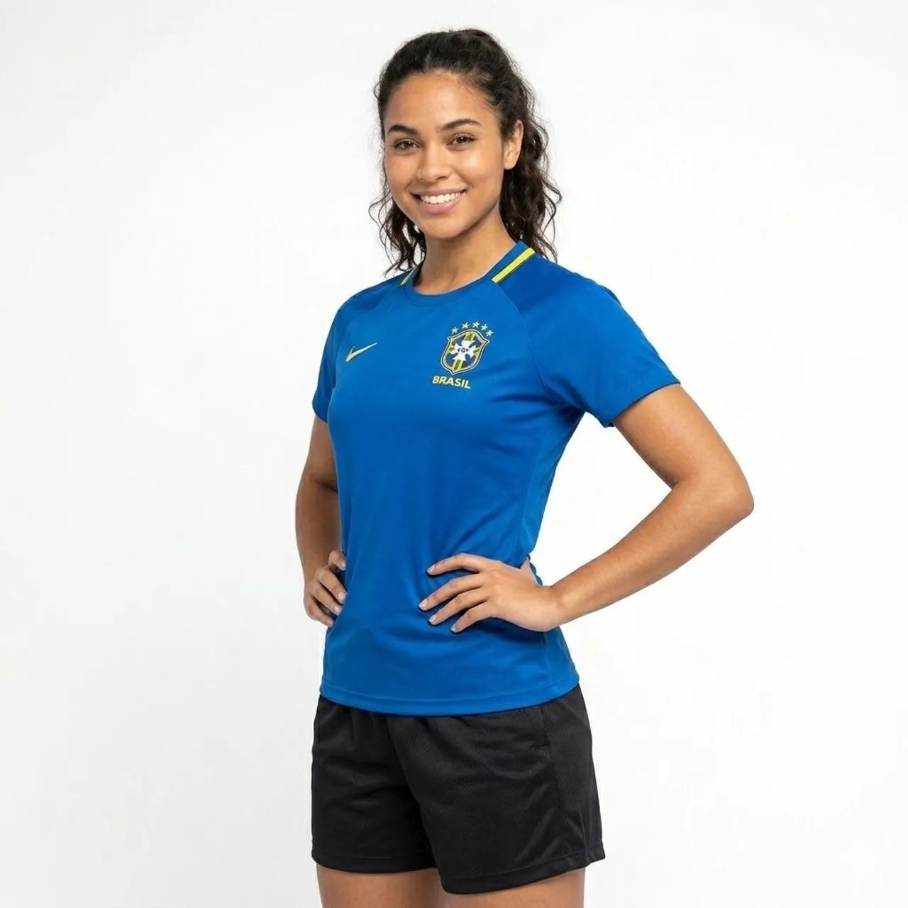 Vende-se Camiseta do Brasil Tecido Helanka M, G e GG - Foto 3