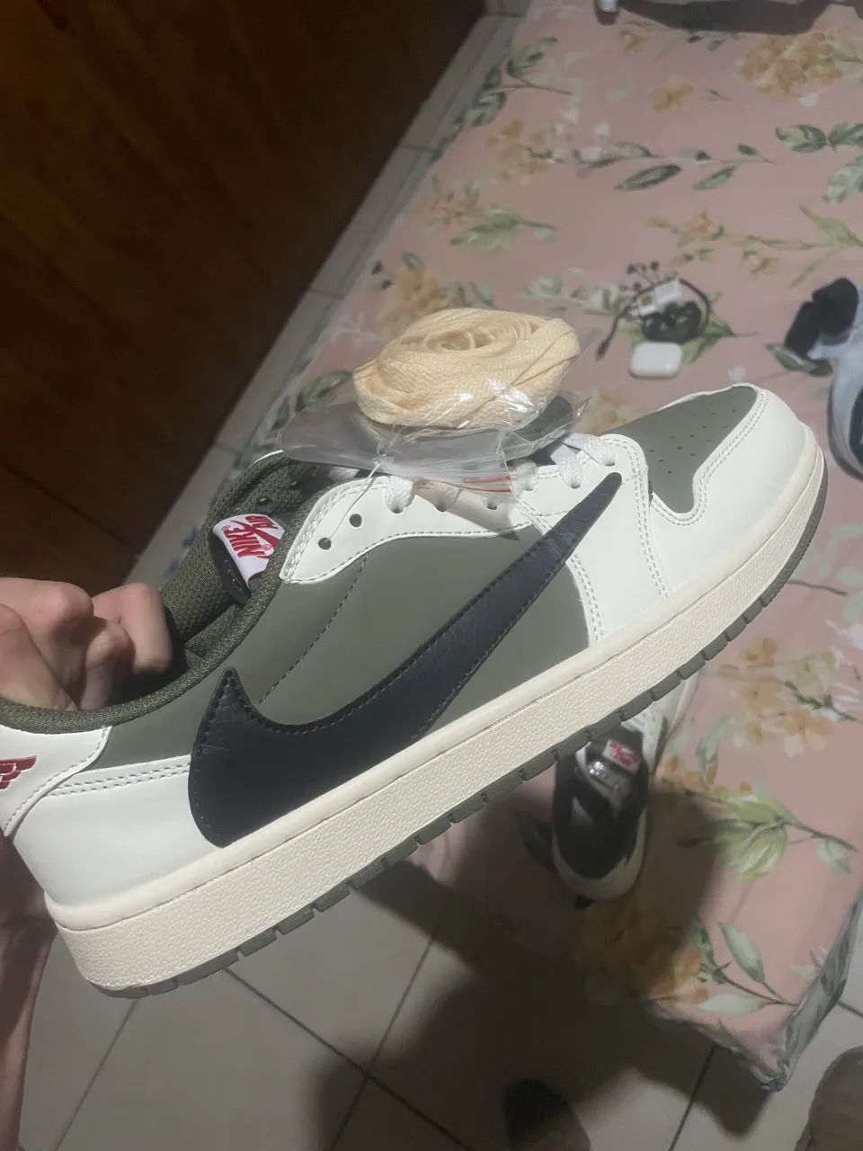 jordan 1 low travis  - Foto 2