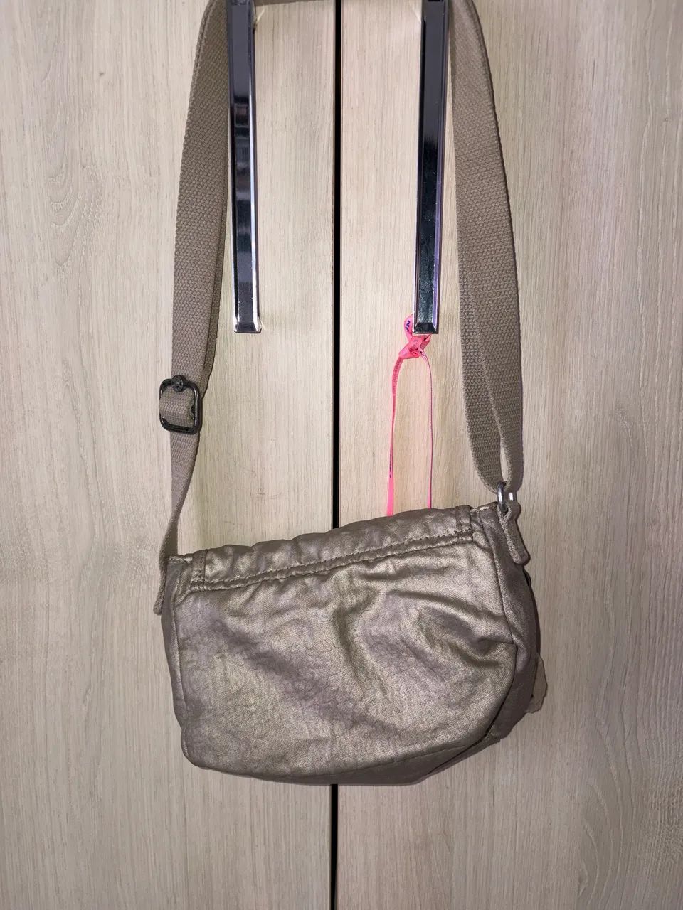 Bolsa Kipling metalizada prata  - Foto 5