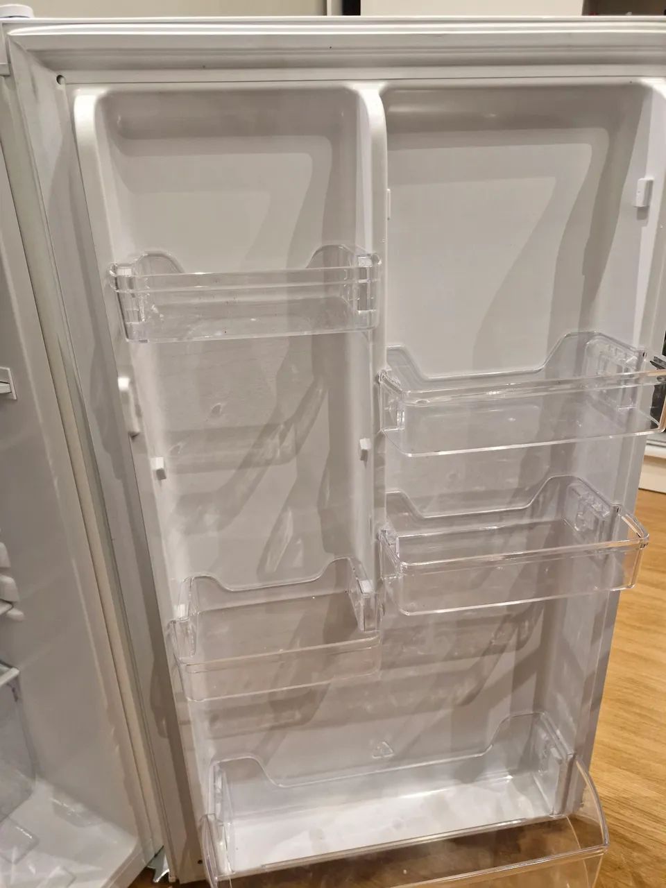 Frigobar Electrolux  122 L 110v Modelo: Em120 - Foto 2