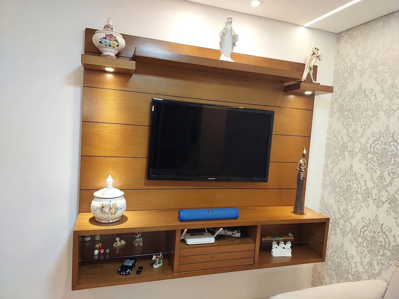 Painel de madeira com luminária  - Foto 2
