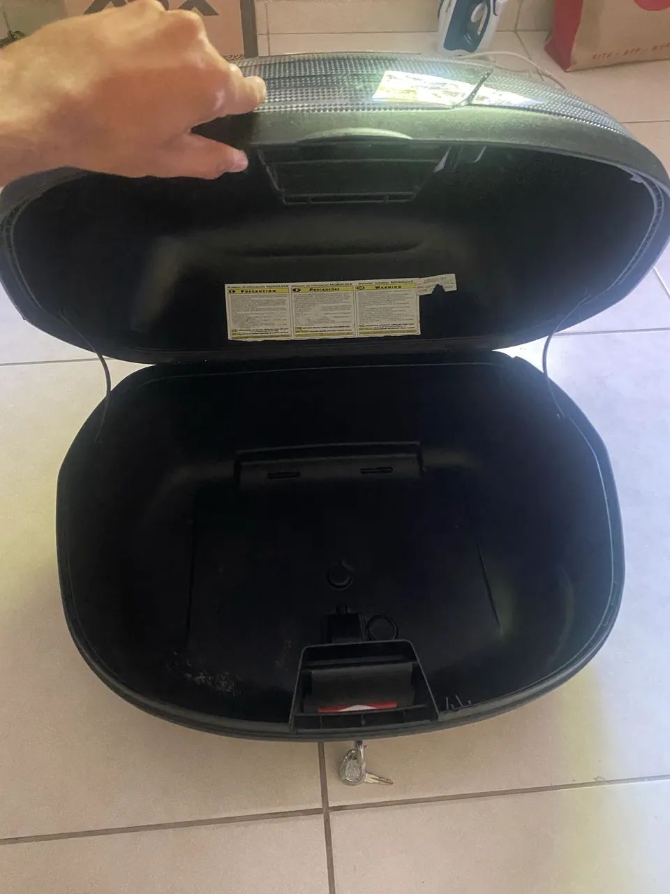 Baú givi + suporte de fixação 