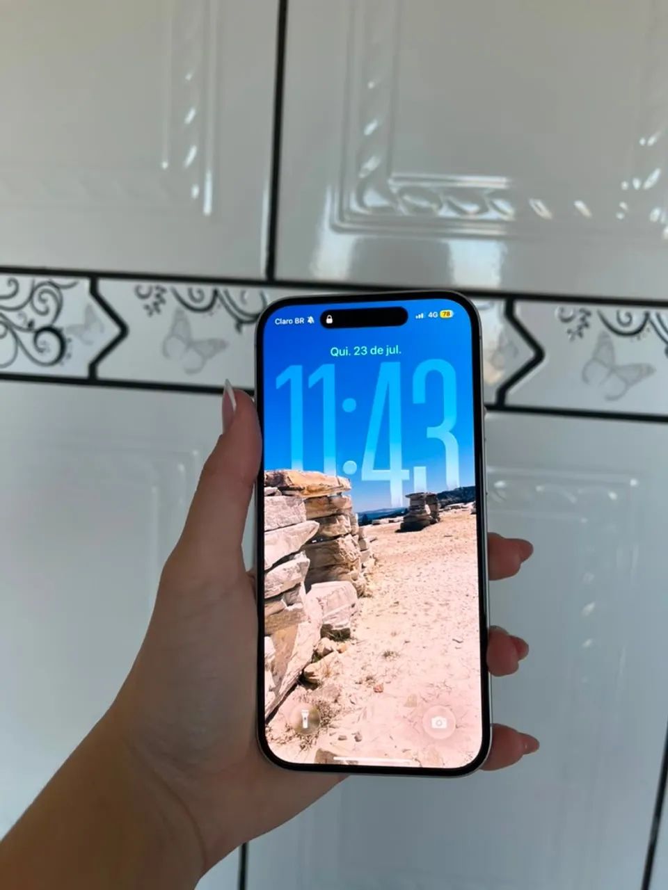 Vendo iPhone 16 com 8 meses de uso.