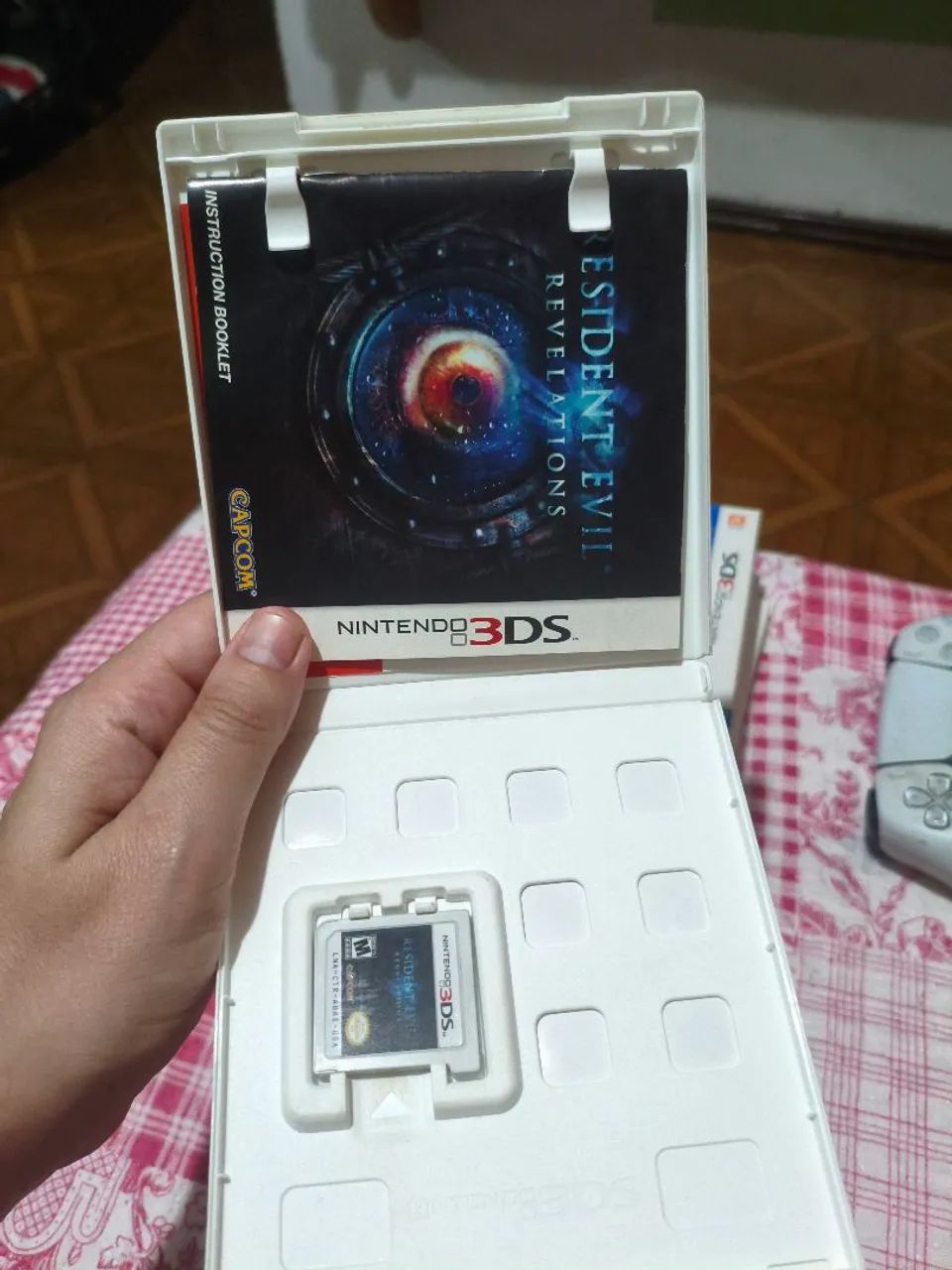 Resident evil revelations 3ds - Foto 2
