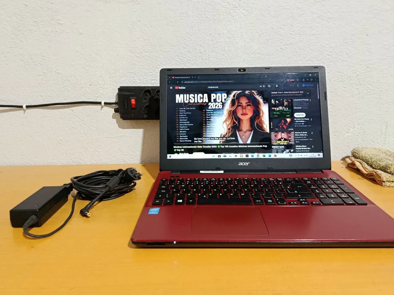 Notebook Acer core i3 SSD 240 GB e 12 de RAM bateria nova