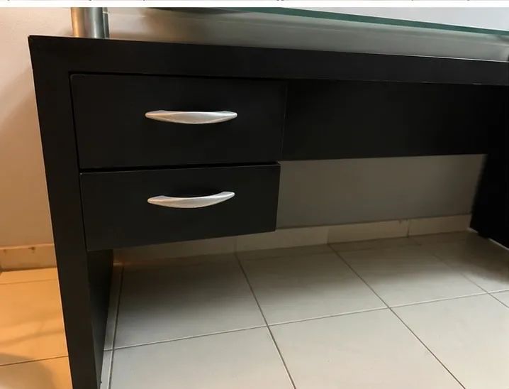 Mesa de Escritório com Tampo de Vidro  - Foto 3