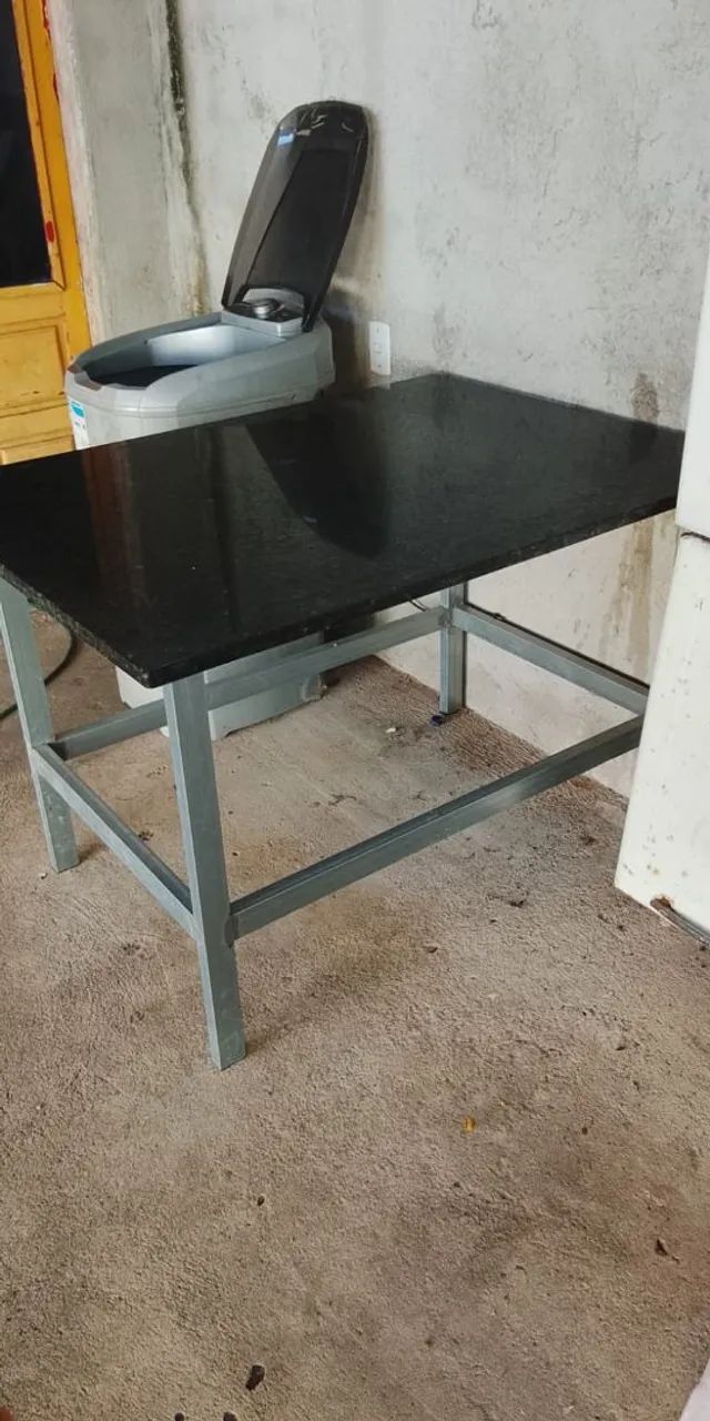 Mesa de mármore com base de ferro  - Foto 2