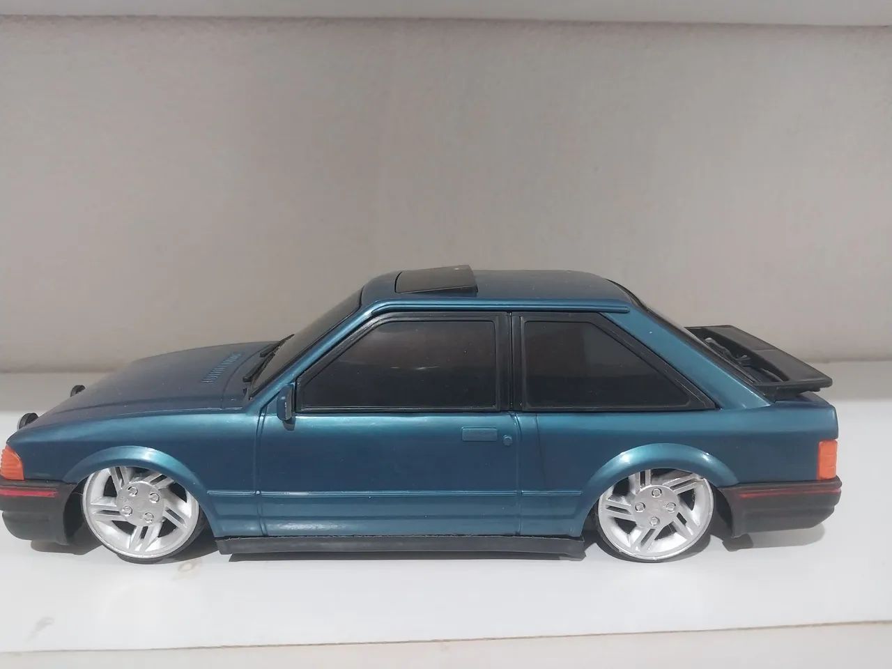 Miniatura Escort customizado. 